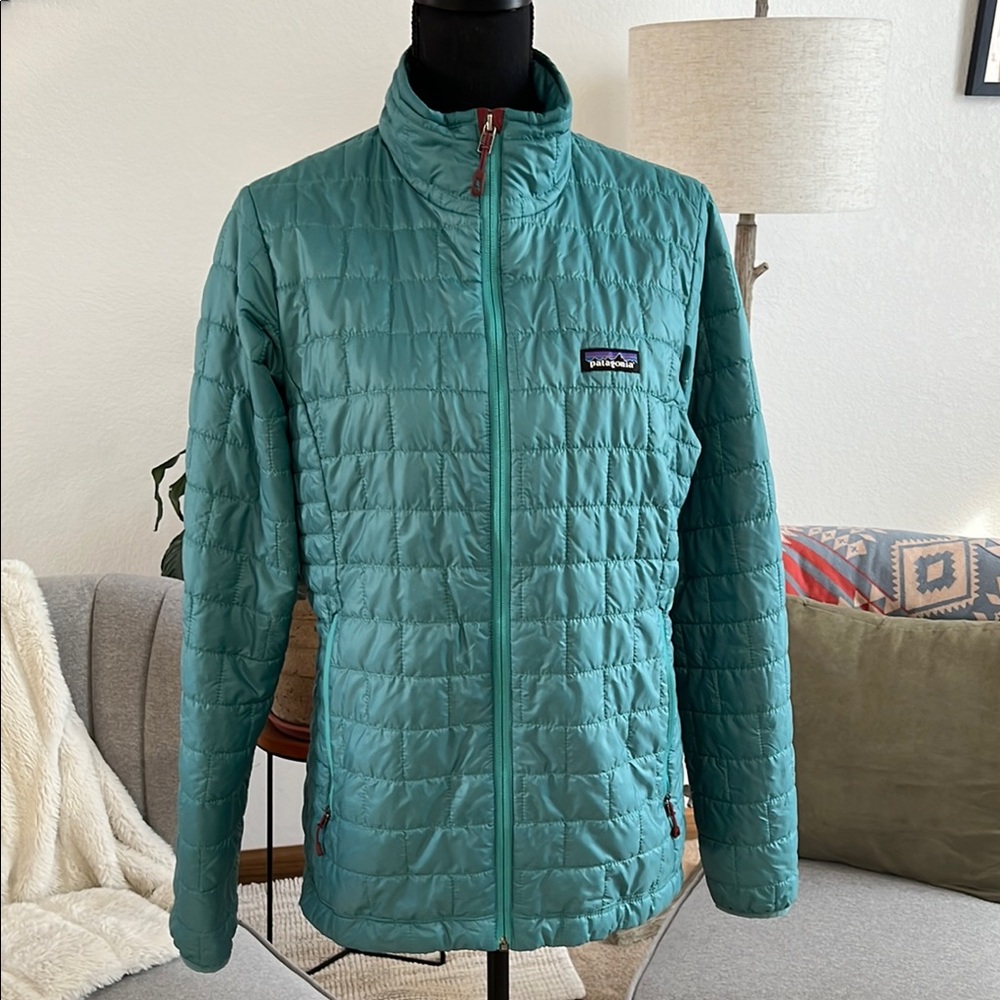 Patagonia Teal lightweight Puffer Jacket with High Collar